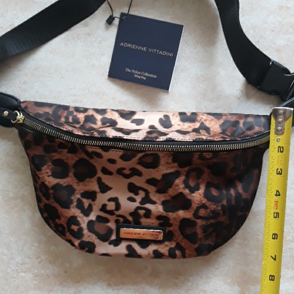 2x*Host Pick*Adrienne Vittadini sling bag - Picture 6 of 8